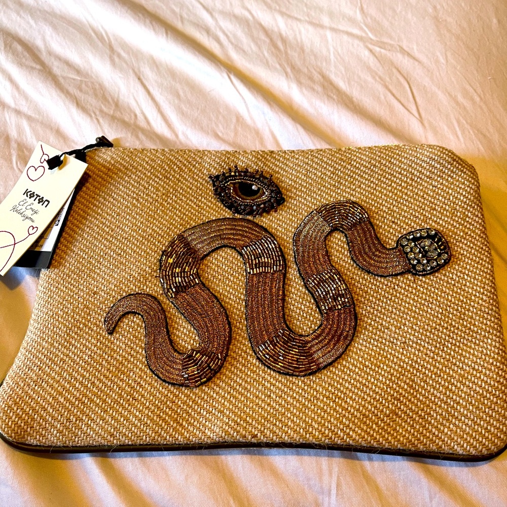 Incredibly cool bag with mystical eye and snake appliqué on front. NWT - Picture 1 of 5